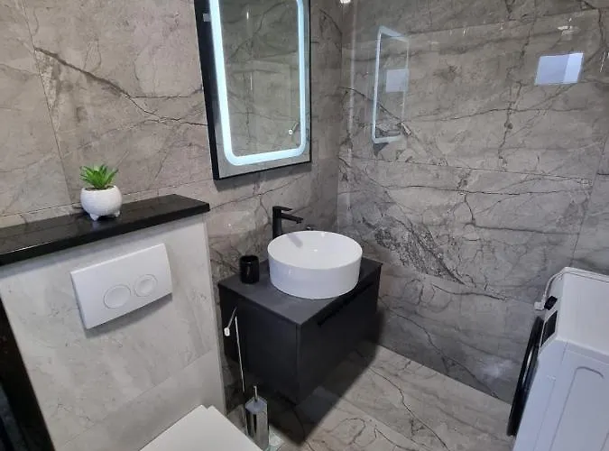 Lovre Apartament Zadar
