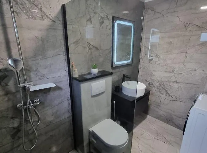 Lovre Apartament Zadar